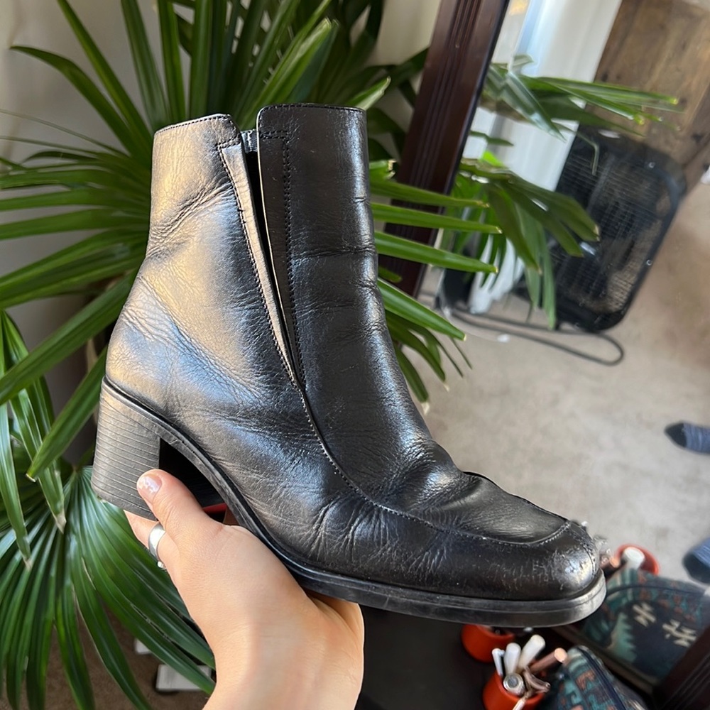 Incredible Black Vintage 90’s Ankle Boots